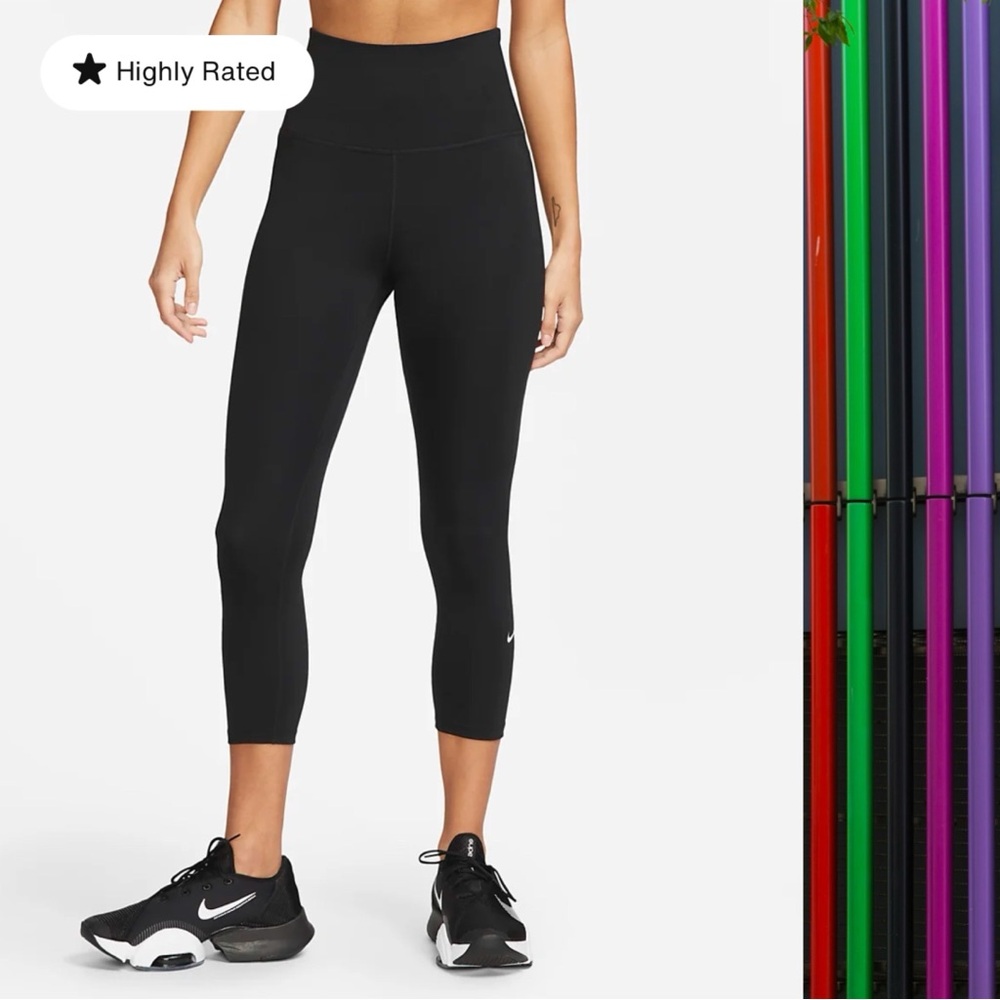 Nike Preloved One Women's Black High-Rise Cropped Leggings Medium.